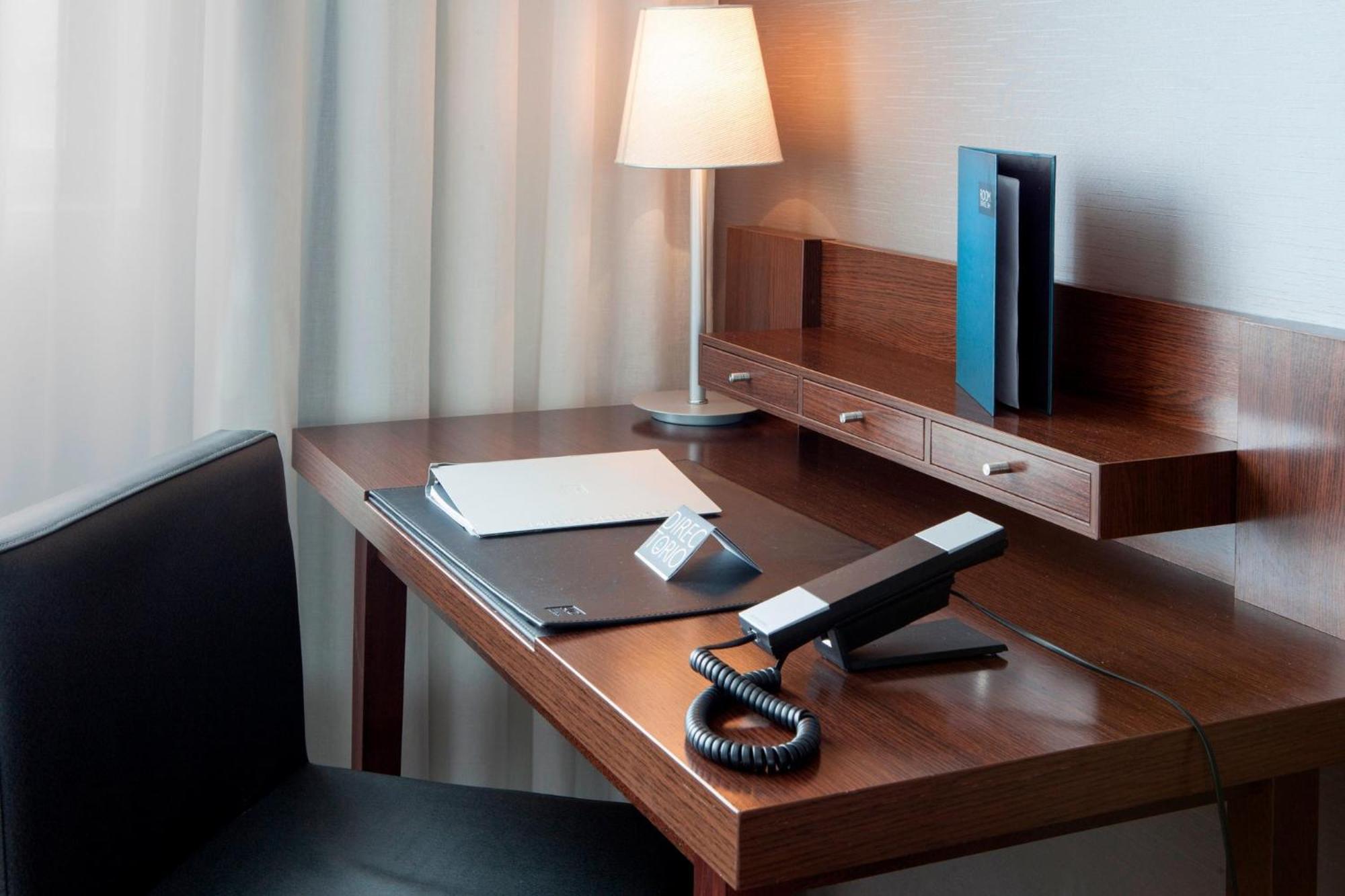 Ac Hotel Gijon By Marriott Extérieur photo